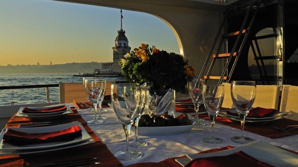 A dinner on a yacht facing the Maiden’s Tower in the Bosphorus